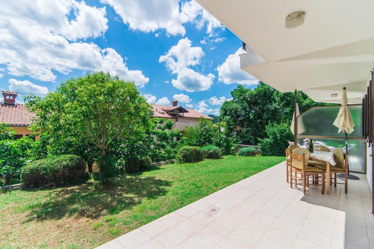 Apartments Pino Rabac Exterior photo
