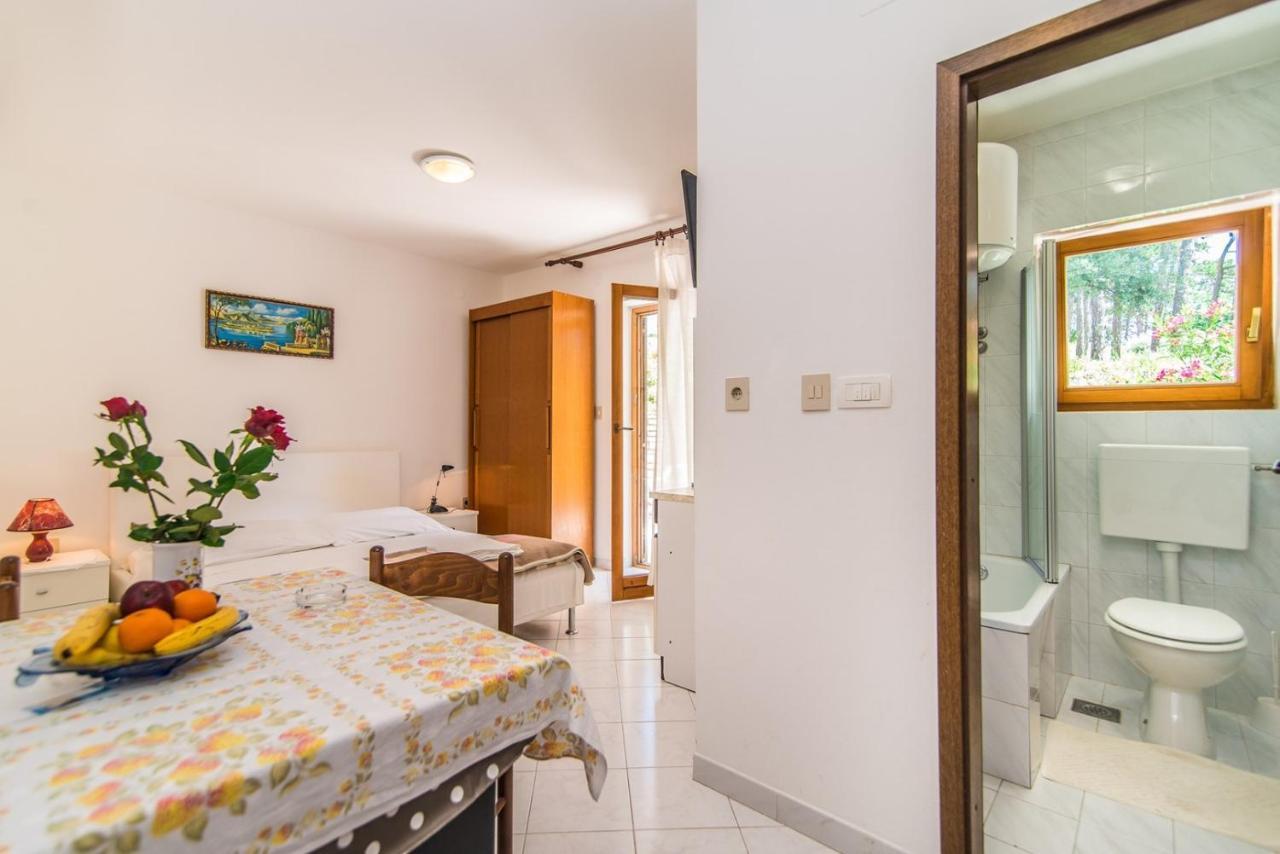 Apartments Pino Rabac Exterior photo