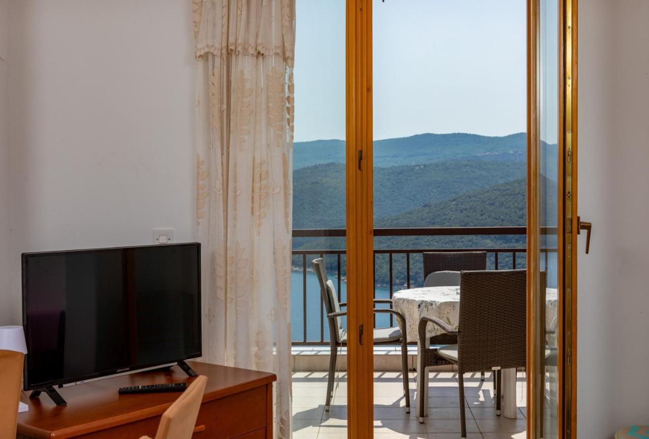 Apartments Pino Rabac Exterior photo